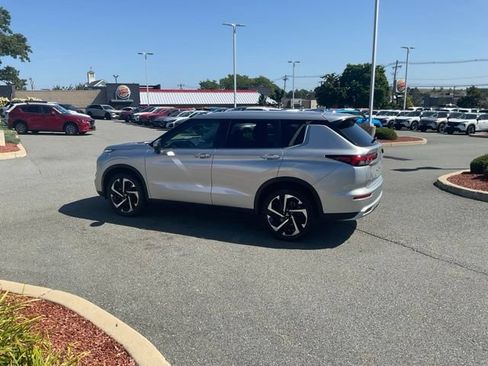 Used 2024 Mitsubishi Outlander SE FWD image 4