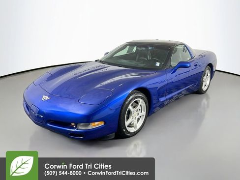 Used 2003 Chevrolet Corvette Coupe w/ Preferred Equipment Group RWD image 5