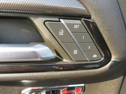 Used 2023 GMC Sierra 1500 AT4 w/ AT4 Premium Package AWD/4WD image 12