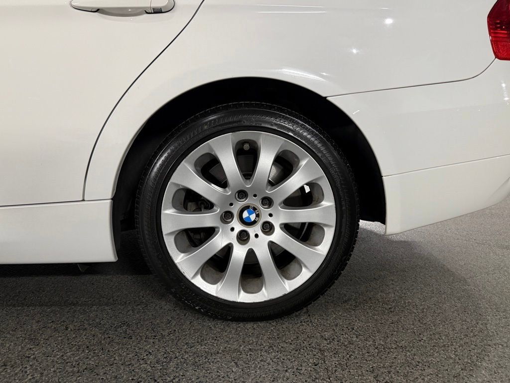 Used 2007 BMW 335xi Sedan AWD/4WD image 16