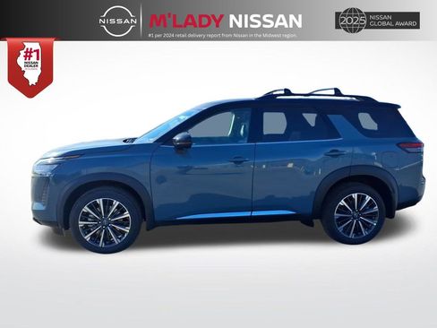 New 2026 Nissan Pathfinder Platinum image 4