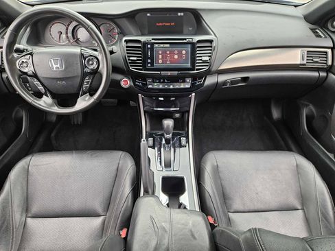 Used 2016 Honda Accord Touring image 25