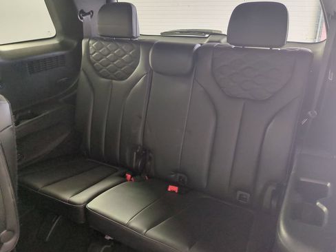Used 2022 Hyundai Palisade Limited w/ Cargo Package FWD image 16