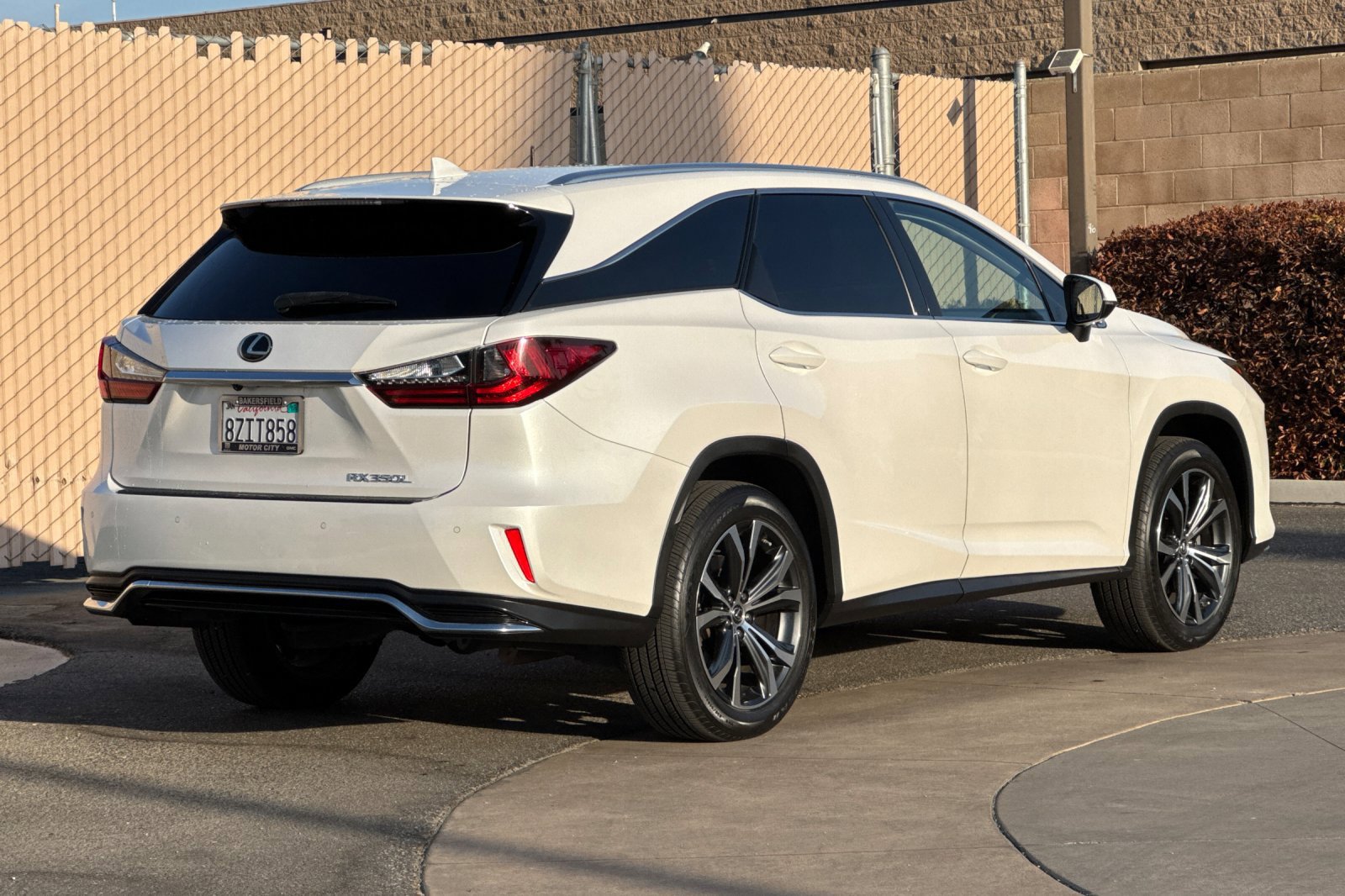 Used 2022 Lexus RX 350L FWD w/ Premium Package image 4