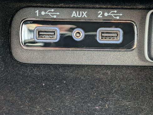 Used 2018 Jeep Grand Cherokee Altitude AWD/4WD image 22