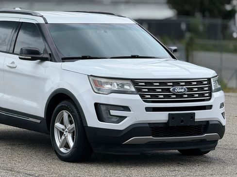 Used 2016 Ford Explorer XLT AWD/4WD image 15