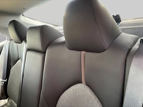 Used 2019 Toyota Camry LE FWD image 19