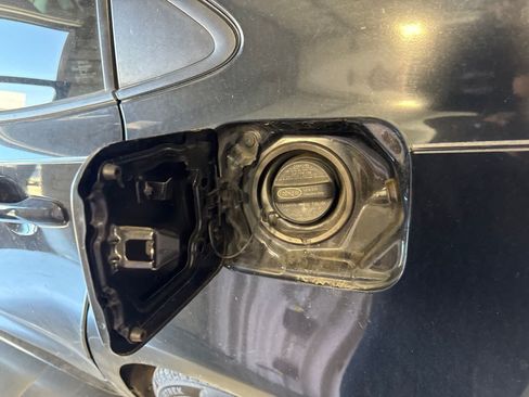 Used 2022 Toyota Corolla LE FWD image 10