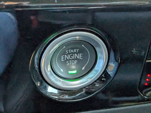 Used 2024 GMC Sierra 1500 SLT image 29