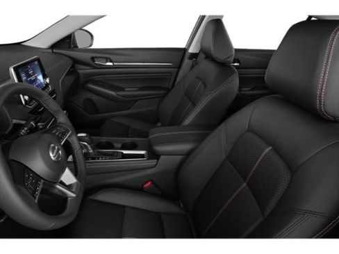 Used 2022 Nissan Altima 2.5 SR w/ Midnight Edition Package FWD image 12