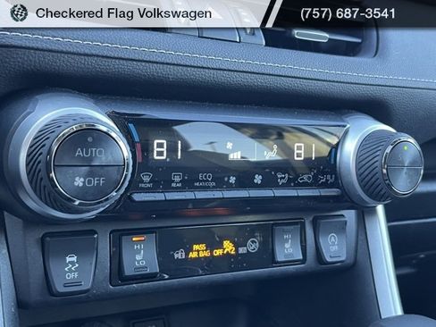 Used 2023 Toyota RAV4 XLE Premium image 42