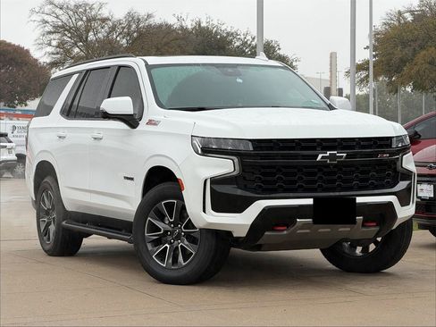 Used 2024 Chevrolet Tahoe Z71 w/ Luxury Package image 2