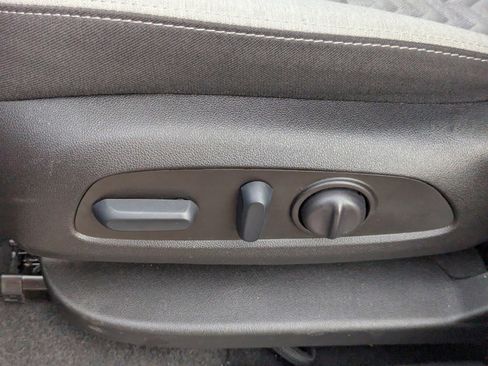 Used 2023 Chevrolet Equinox LS w/ LS Convenience Package image 24