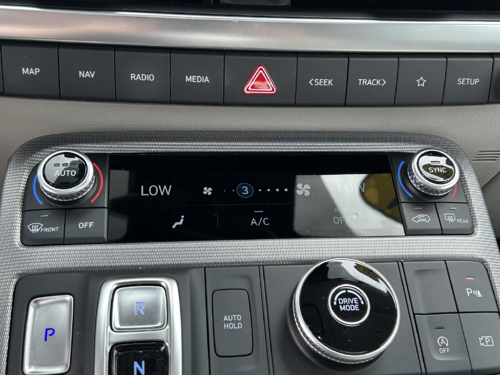 Certified 2024 Hyundai Palisade Calligraphy FWD image 29