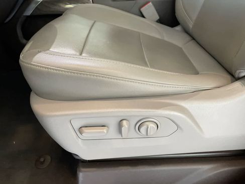 Used 2021 Chevrolet Silverado 1500 LTZ image 12