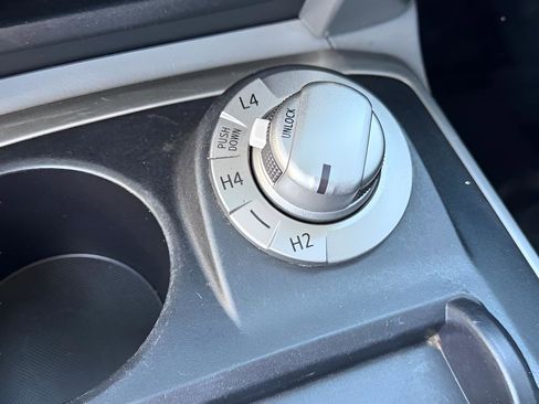 Used 2013 Toyota 4Runner SR5 w/ Convenience Pkg image 31