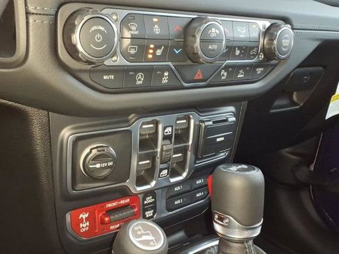 New 2026 Jeep Wrangler Unlimited Rubicon w/ Xtreme 35 Tire Package image 9