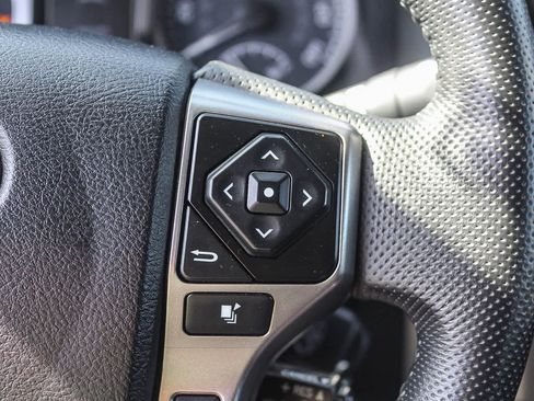Used 2022 Toyota Tacoma SR5 RWD image 31