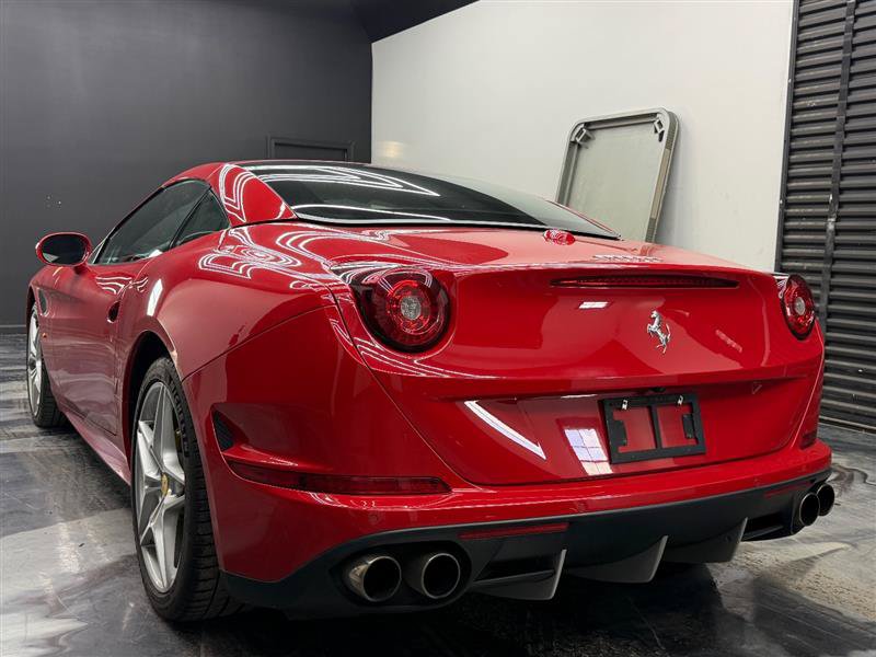 Used 2015 Ferrari California T RWD image 5
