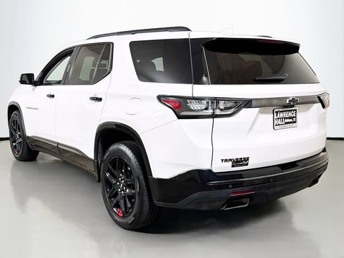 Used 2021 Chevrolet Traverse Premier w/ Redline Edition FWD image 6