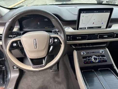 Used 2022 Lincoln Aviator Reserve w/ Equipment Group 201A AWD/4WD image 12