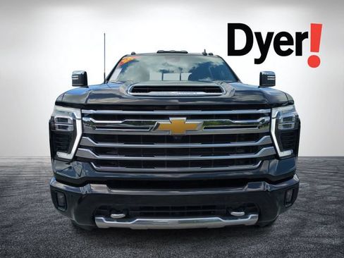 Used 2024 Chevrolet Silverado 2500 High Country w/ High Country Premium Package AWD/4WD image 9