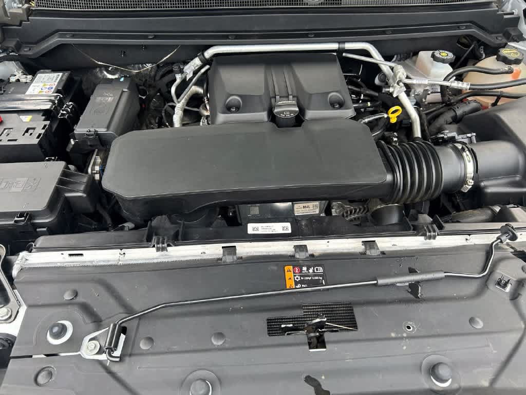 Used 2025 Chevrolet Colorado Trail Boss AWD/4WD image 9