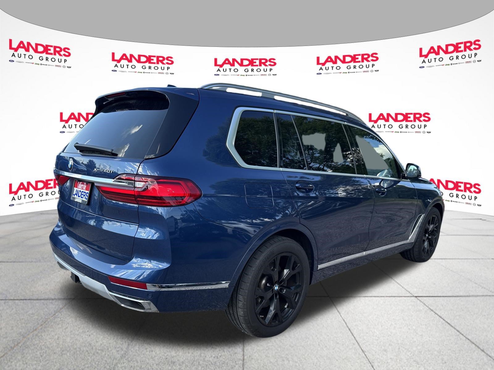 Used 2022 BMW X7 xDrive40i w/ Premium Package AWD/4WD image 3