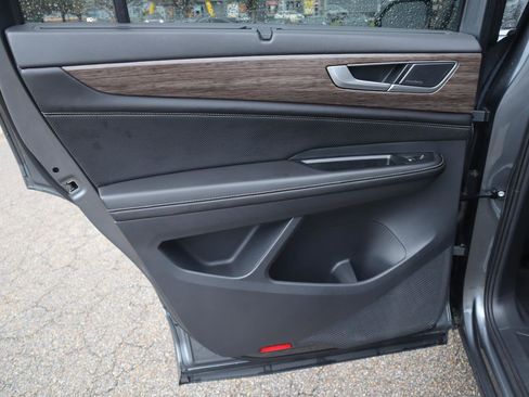 Used 2024 Volkswagen Atlas SEL Premium R-Line image 30