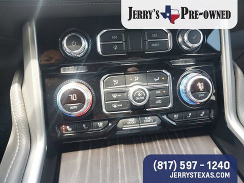 Used 2021 GMC Yukon Denali w/ Denali Premium Package AWD/4WD image 12