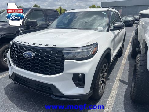 Used 2025 Ford Explorer ST-Line AWD/4WD image 1