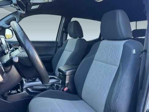 Used 2021 Toyota Tacoma TRD Sport w/ Technology Package RWD image 22