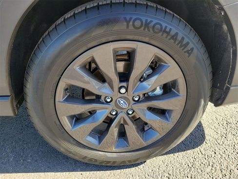 Used 2025 Subaru Outback Onyx Edition image 11