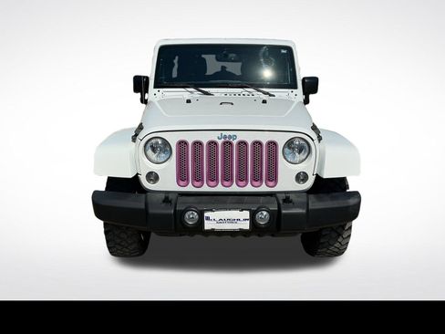 Used 2016 Jeep Wrangler Unlimited Rubicon w/ Dual Top Group AWD/4WD image 9