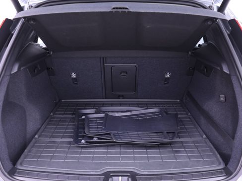 Used 2019 Volvo XC40 T5 Momentum image 19