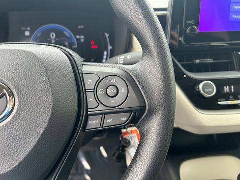 Used 2026 Toyota Corolla LE image 9