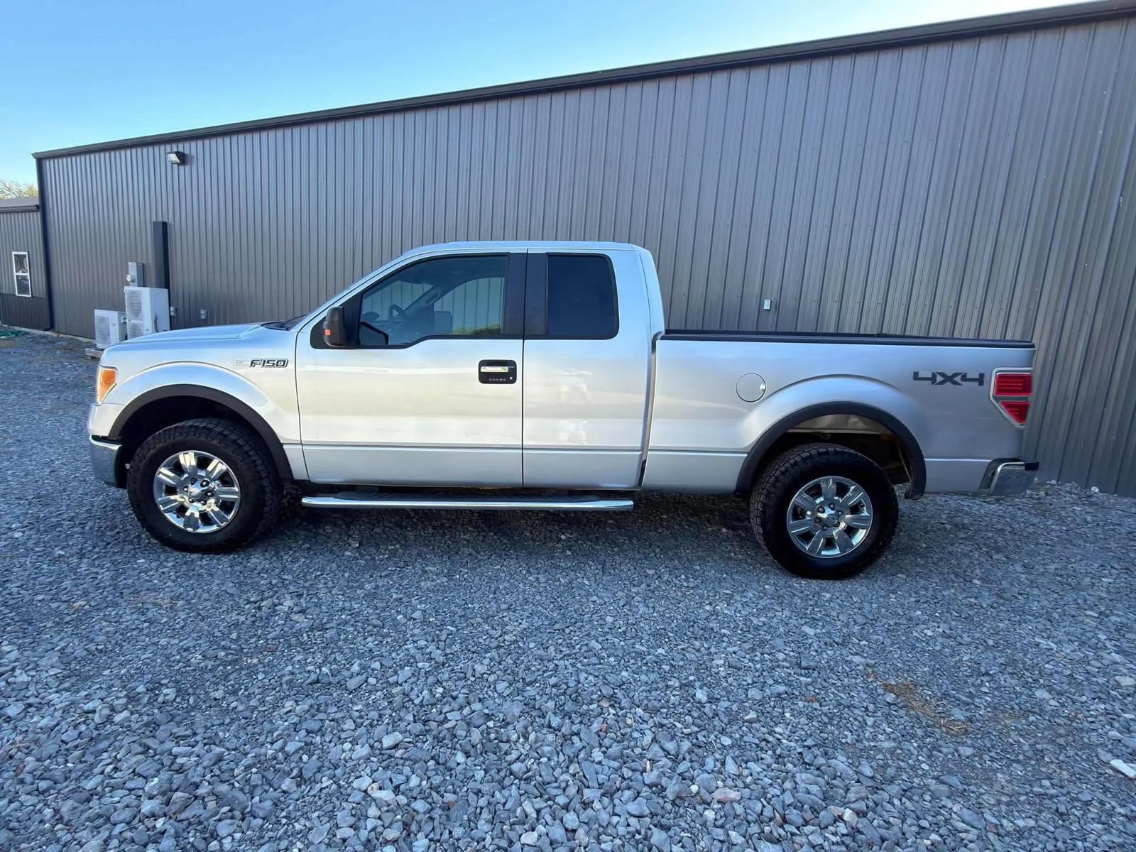 Used 2011 Ford F150 XLT w/ XLT Chrome Pkg AWD/4WD image 8