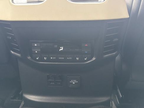 Used 2023 Toyota Sequoia Capstone AWD/4WD image 20