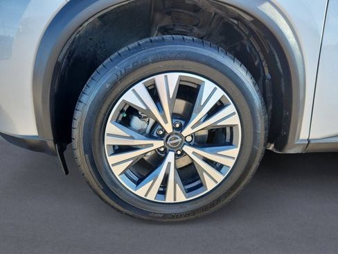 Used 2023 Nissan Rogue SV image 14