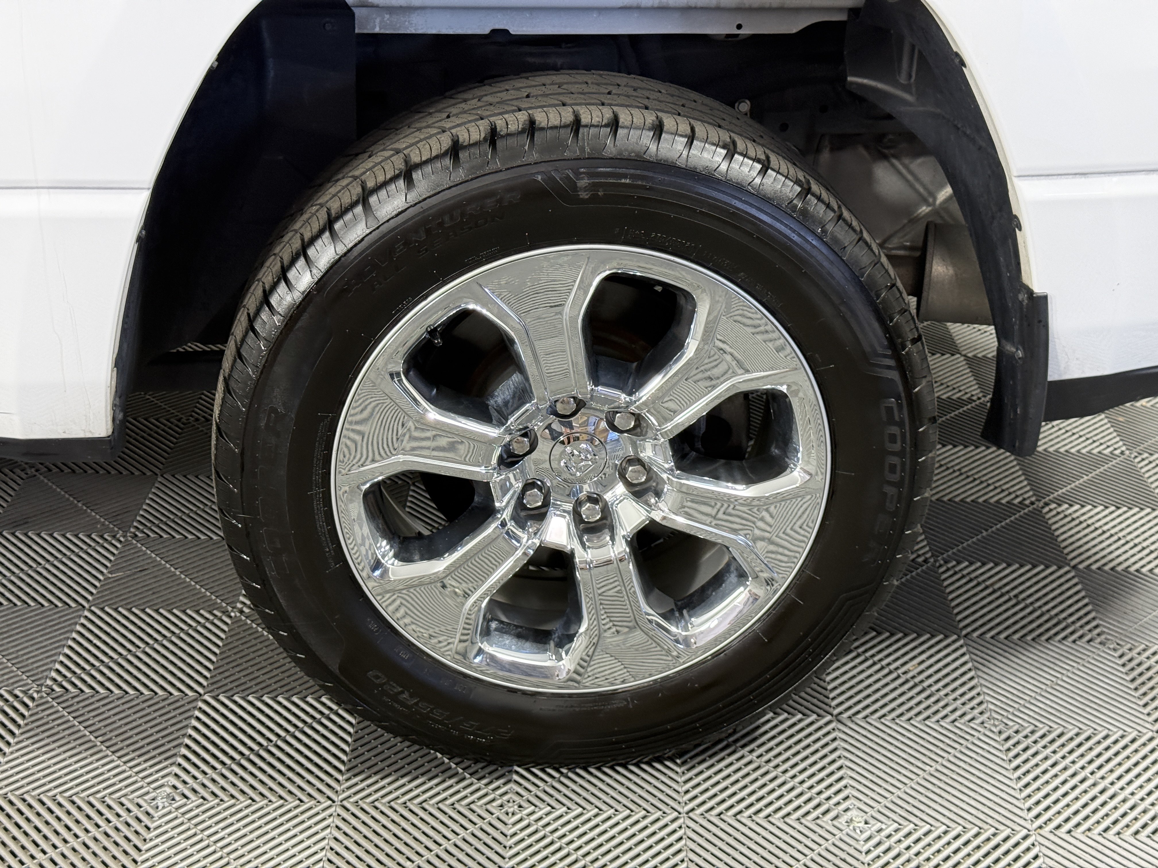 Used 2020 RAM 1500 2WD Crew Cab image 31