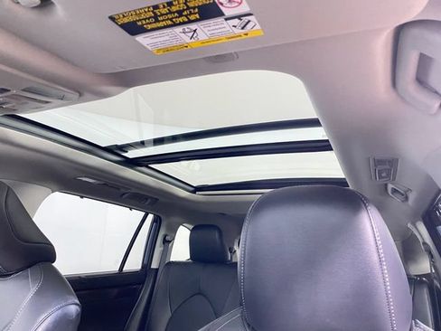Used 2023 Toyota Highlander Platinum AWD/4WD image 23
