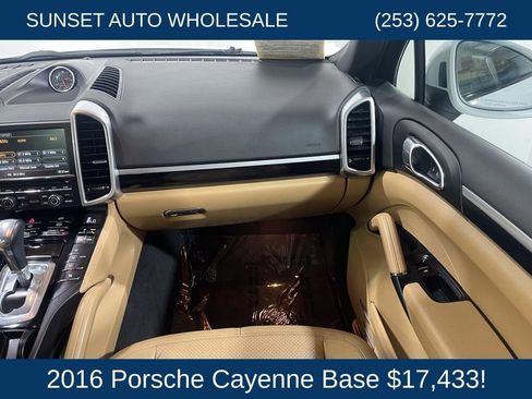 Used 2016 Porsche Cayenne AWD/4WD image 25
