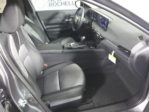 New 2026 Nissan Sentra SV w/ SV Convenience Package image 25