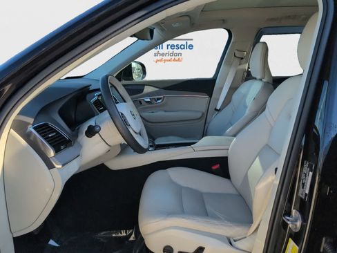 Used 2025 Volvo XC90 B5 Plus w/ Protection Package Premier image 12