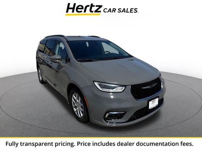 Used 2022 Chrysler Pacifica Touring-L
