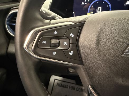 Used 2024 Chevrolet Trax LT w/ LT Convenience Package image 18