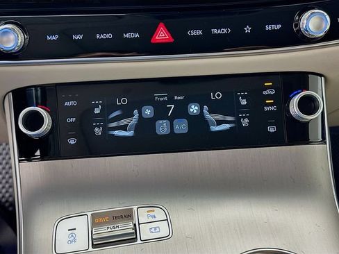 New 2026 Genesis GV70 2.5T Advanced AWD/4WD image 14