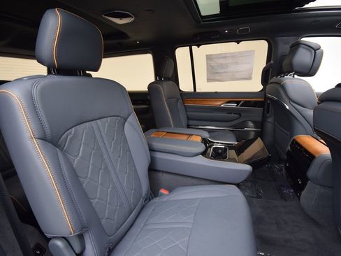 New 2024 Jeep Grand Wagoneer Series III AWD/4WD image 19