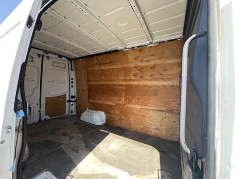 Used 2017 Mercedes-Benz Sprinter 2500 image 12
