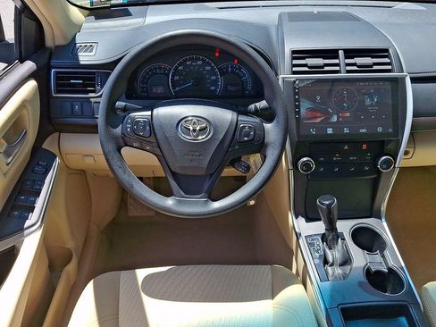 Used 2015 Toyota Camry LE FWD image 12